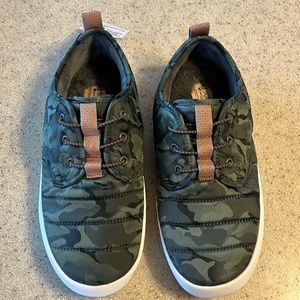 Skechers slip on shoes